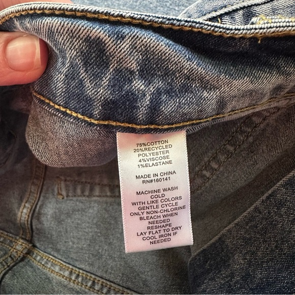 Frye Front Pocket Flare Jeans. Size 31. - Picture 6 of 11